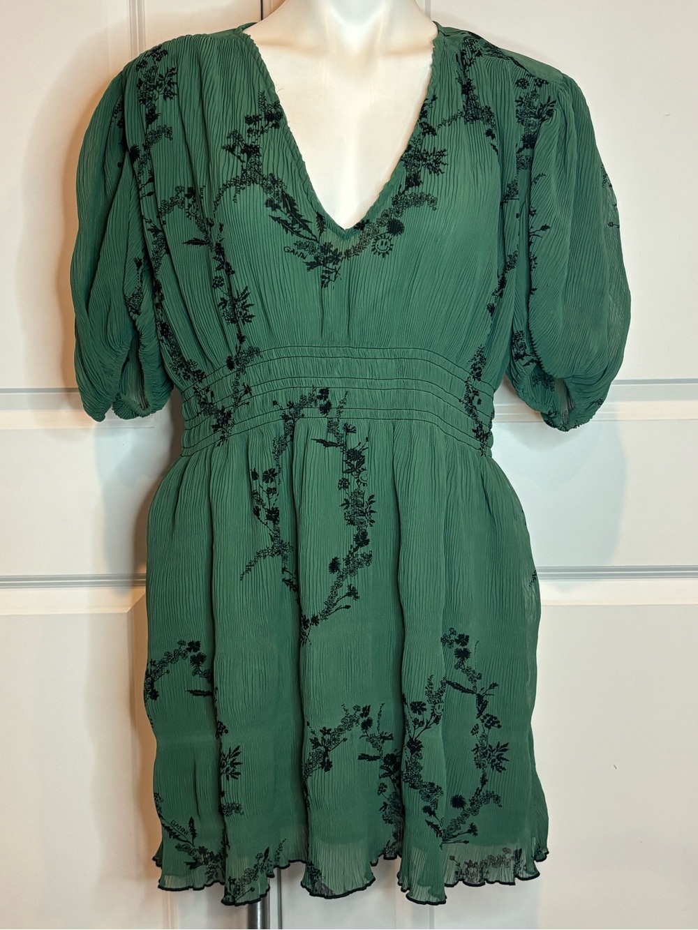 Ganni Green Black Floral Micro Pleat V-neck Puff Sleeve Mini Dress 38/6